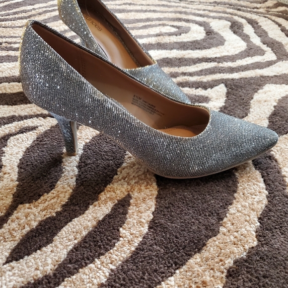 Maurices Shoes - NWOT Sparkly heels